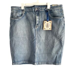 Lexi Plus Size 24 Pull On Stretch Denim Skirt